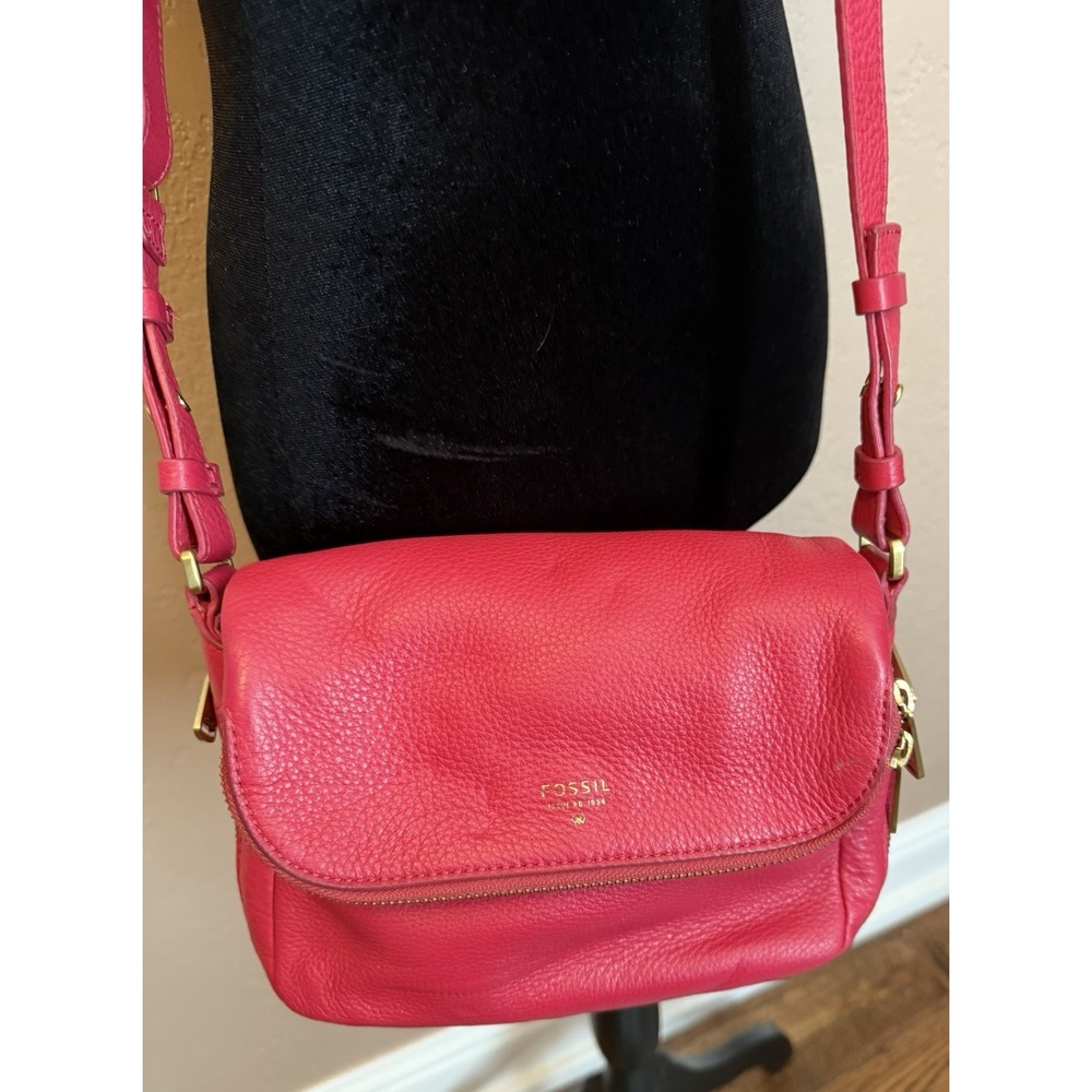Fossil Pink Pebbled Leather Crossbody Bag with Gold Hardware